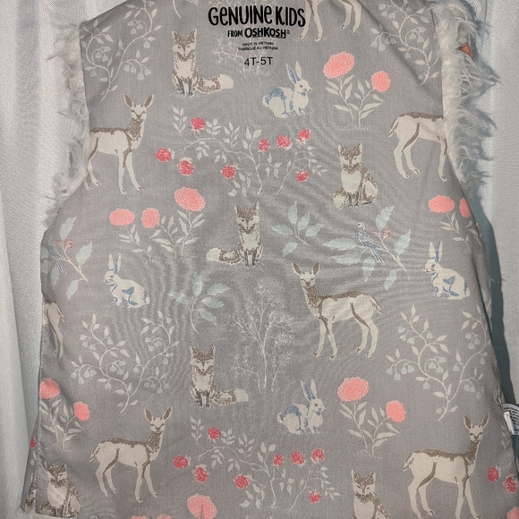 Girl Sherpa vest *3 items for $15* - Picture 4 of 4